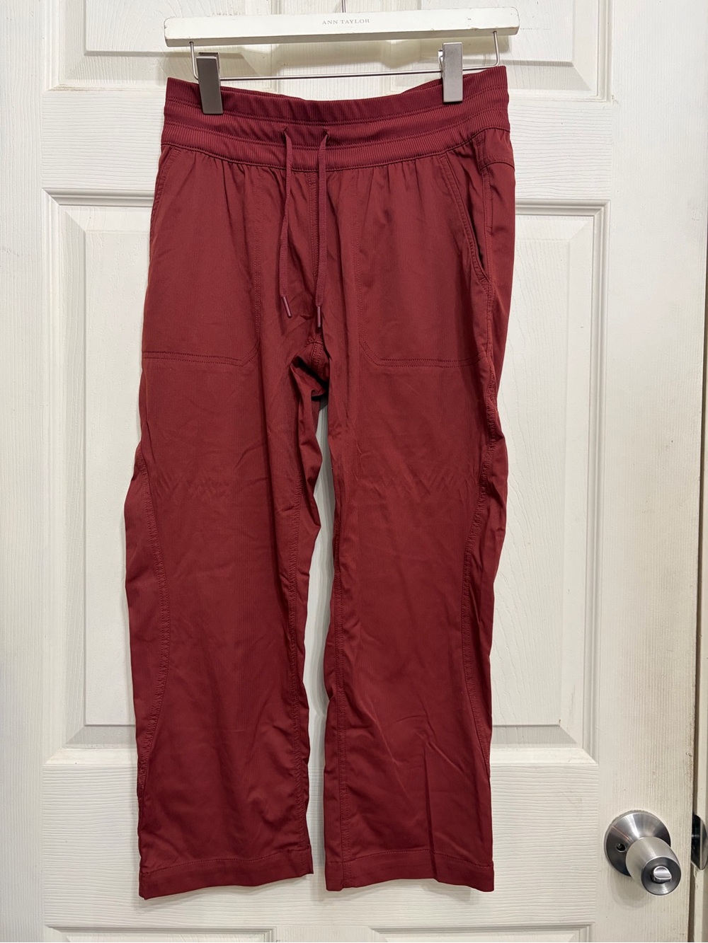 The North Face Women’s Maroon Drawstring Travel cropped Pants size small